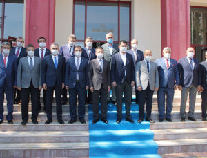 150 bin TOKİ konutuna 1 milyon 800 bin talep geldi