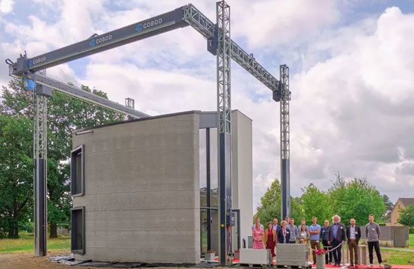 3D yazıcısı iki katlı gerçek bina inşa etti