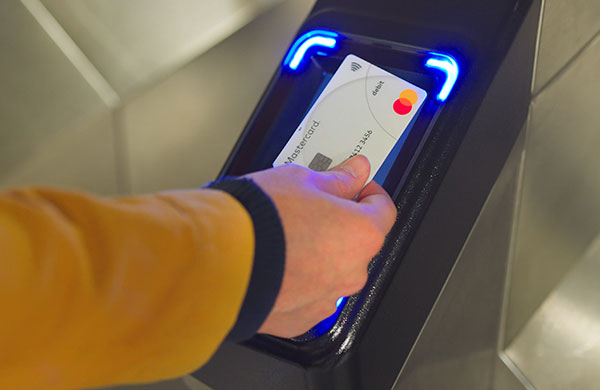 Nakitsiz toplumun ayak sesleri