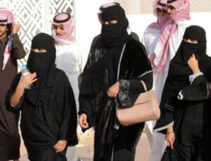 Arap gençlerin yaklaşık yarısı ülkesini terk etmek istiyor