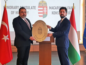Macaristan’ın Trabzon Yeni Fahri Konsolosu Umut Durbakayım