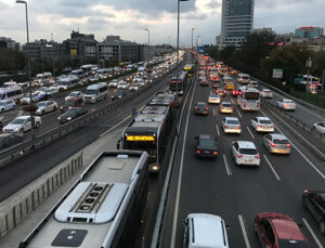 Sokağa çıkma kısıtlamaları akşam trafiğini arttırdı