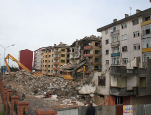 Rize’nin Pisa Kuleleri’nde yıkıma devam