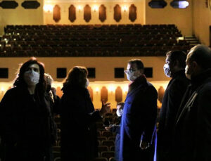 Ekrem İmamoğlu, Kenter Tiyatrosu’na sahip çıktı