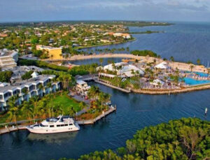 Florida’da zenginlerin mahallesi herkesten önce aşılandı