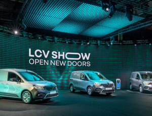 Renault yeni hafif ticari araç modellerini tanıttı