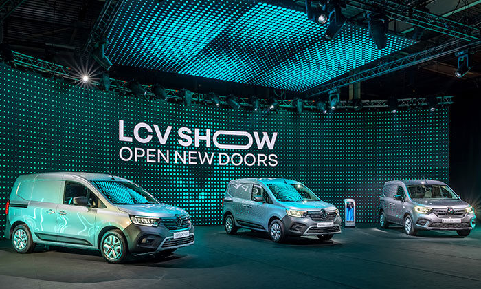 Renault yeni hafif ticari araç modellerini tanıttı