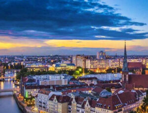 Berlin’de 240 bin konutun kamulaştırılması oylanacak