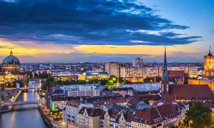 Berlin’de 240 bin konutun kamulaştırılması oylanacak