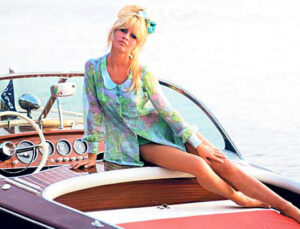 Ve Tanrı Kadını Saint Tropez’de yarattı