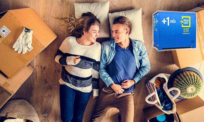 Bir oda kazanmak için fazla eşyalar depolara taşındı