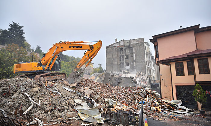 Binaların yıkım kaosu sona eriyor