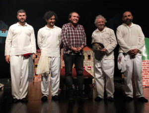 Kentsel dönüşüme tiyatroda mizahi eleştiri