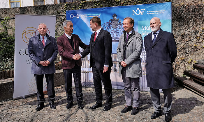 Adnan Polat, Yakovalı Hasan Paşa Camii’nde sergi açtı