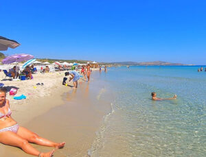 Çeşme’de halka açık plajlar tek tek yağmalanıyor