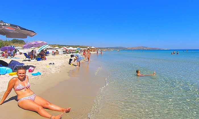 Çeşme’de halka açık plajlar tek tek yağmalanıyor