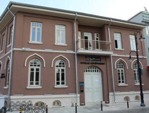 İstiklal Kütüphanesi kapılarını açtı