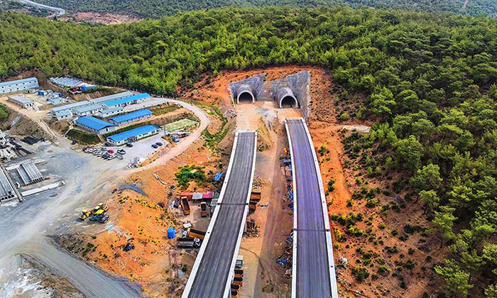 Akdeniz Sahil Yolu’na 64 km’lik destek geliyor
