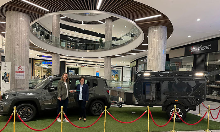 Sur Yapı Marka AVM’nin müşterisi, SUV ve karavanını aldı