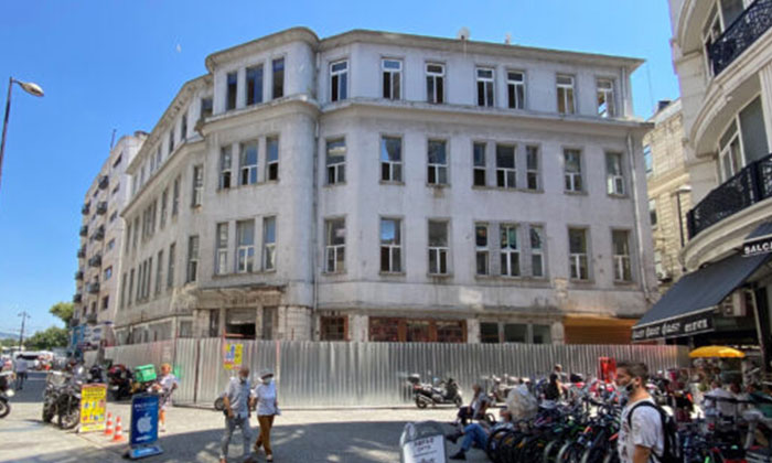 Eminönü’ndeki 5. Vakıf Han otel oluyor