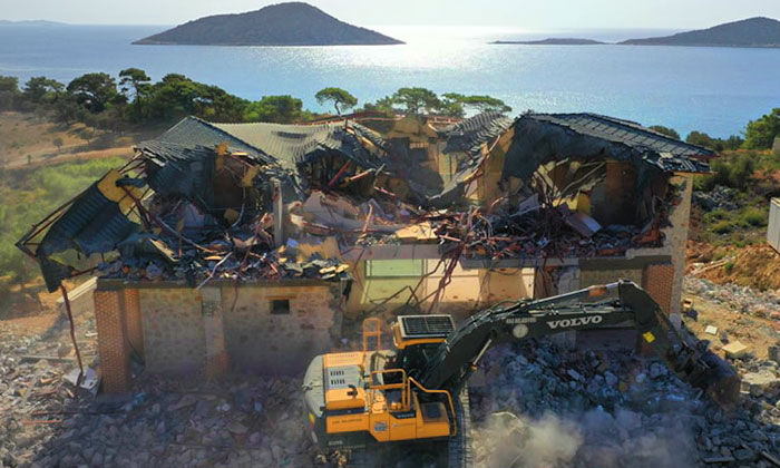 Antalya Kaş’ta kaçak yıkım ihalesi sekizinci kez iptal oldu