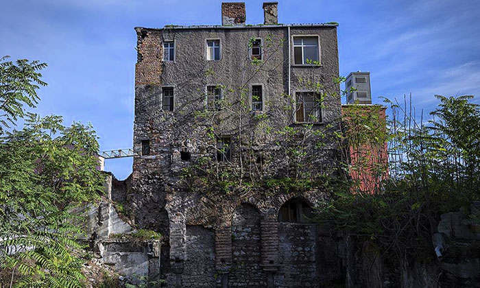 İstanbul’da 11. yüzyıldan kalma bina üç dönemin izlerini taşıyor