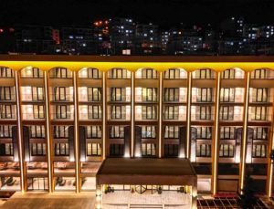 Akçabat’taki Tekel Binası, Sera Lake Center Hotel olmuş