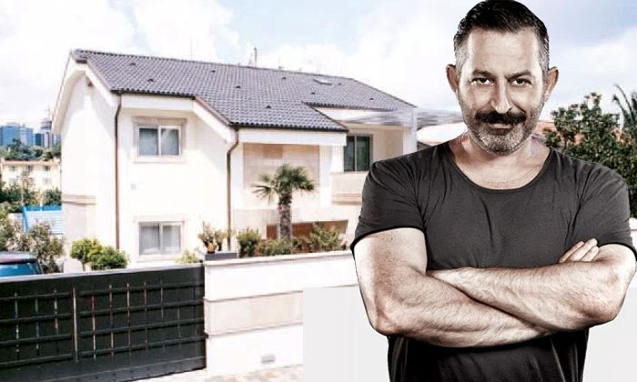 Cem Yılmaz’dan Levent’te satılık villa!