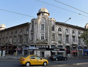 İzmir Konak’taki tarihi Büyük Kardiçalı Han satılık!