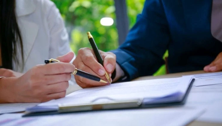 Türkiye adım adım iflasa sürükleniyor