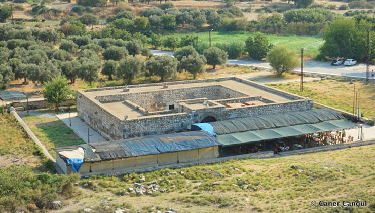 Milet Antik Kenti’ne komşu kervansaray, 32 yıllığına kiralık!