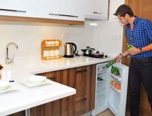 Üniversite öğrencileri hâlâ tek başına eve çıkamıyor