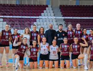 arsaVev’den Cumhuriyet Bayramı’nda Hatay Voleybol Takımı’na ziyaret!