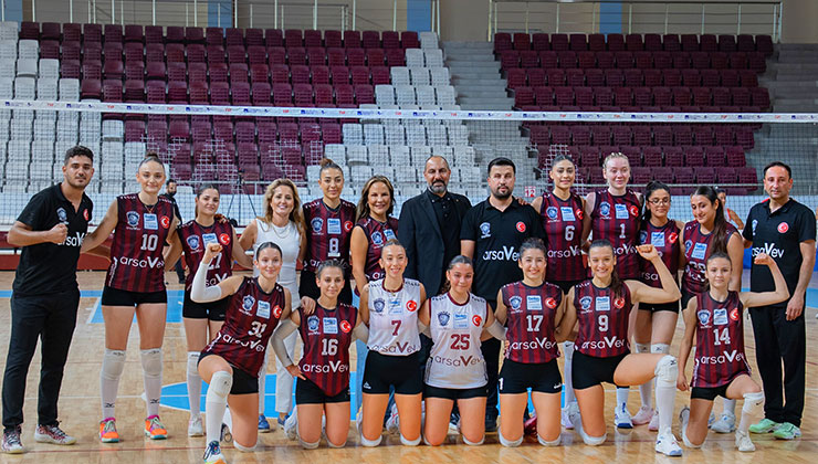 arsaVev’den Cumhuriyet Bayramı’nda Hatay Voleybol Takımı’na ziyaret!