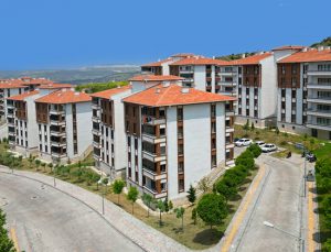 TOKİ gençlere “Sakın evlenmeyin” dedi