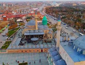 Mevlana Türbesi’nin çevresi yeni otellerle turistik bölge oluyor