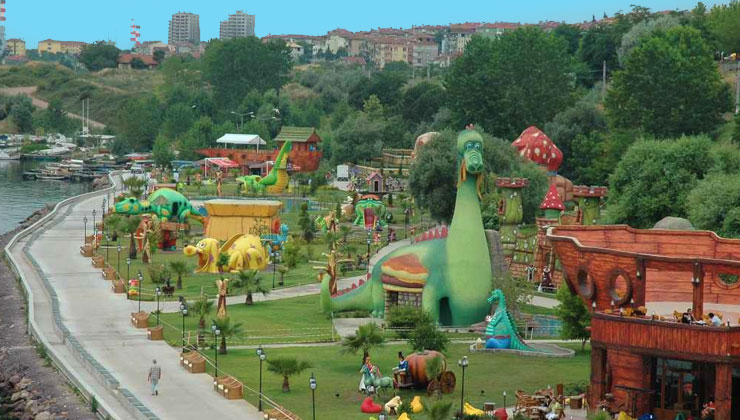 Derince Belediyesi sahil tesislerini 5 yıllığına kiraya veriyor