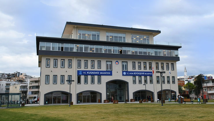 Kuşadası’nda 189,4 milyon TL’lik 9 taşınmaz satışta