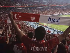 Ev sahibi biziz marşıyla milyonları aynı heyecanda buluşturdular